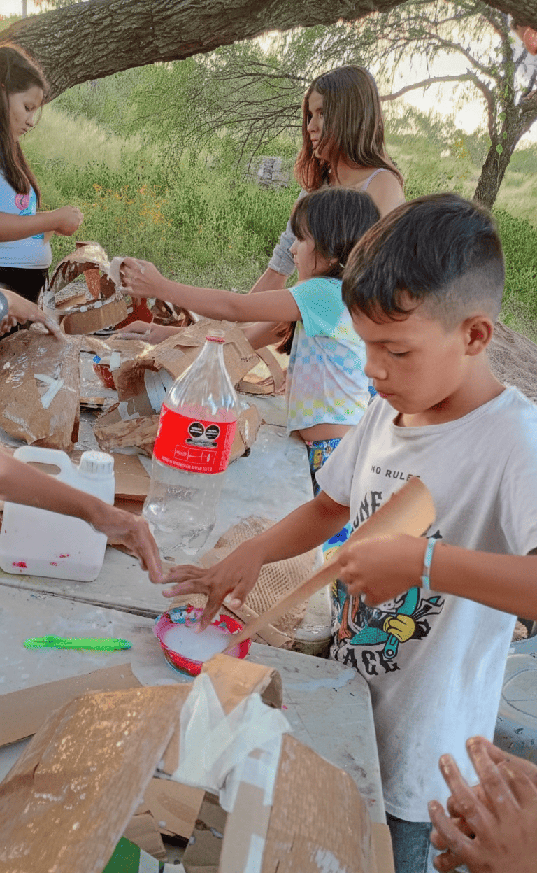 Actividad Cultural Comunitaria: Exposición colectiva y representativa